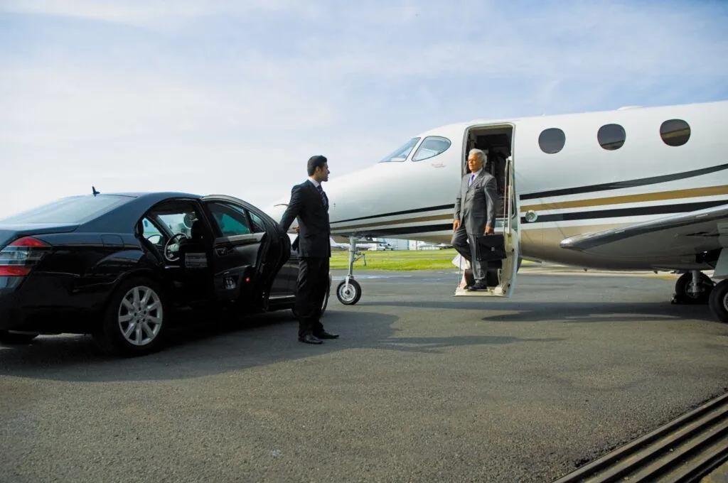 Signature chauffeured car and limo service Dallas