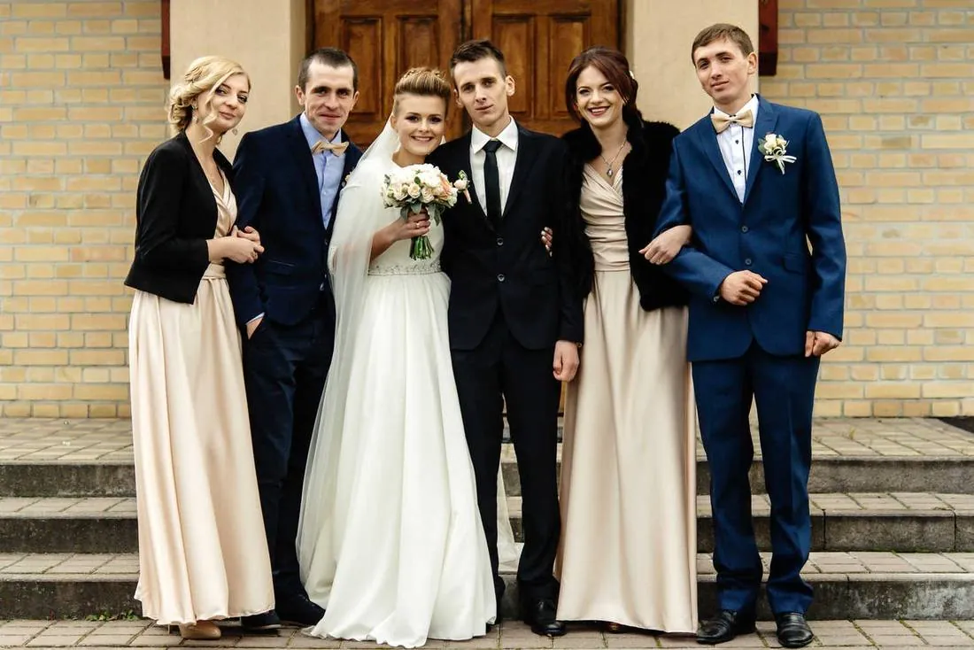 Wedding party arriving by chauffeured limo in Dallas-Fort Worth